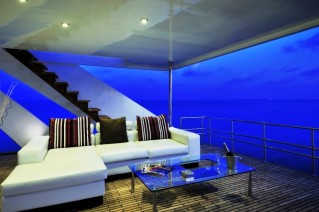 MALDIVE MOSIAQUE  - Main deck out door happy hour